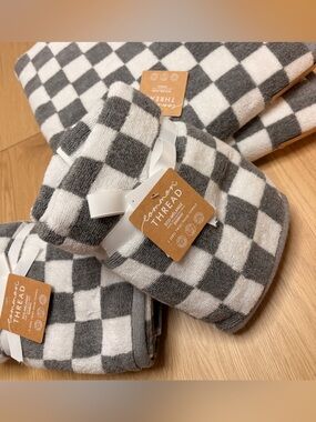 CHECKERED BATH HAND TOWELS Common Thread  Gray and White - Set of 2 NWT